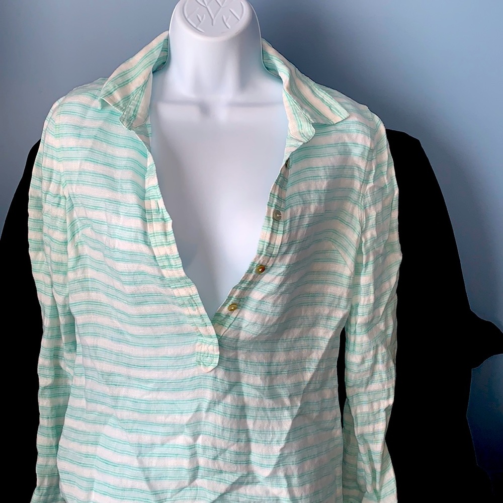 Vineyards Vines 100%linen button down mid way long sleeve